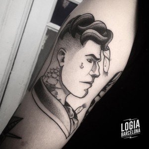 tatuaje_brazo_retrato_hombre_blackwork_Dalmau_Tattoo_Logia_Barcelona 